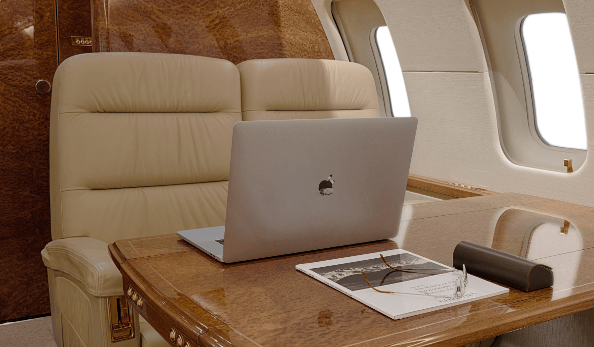 10 Passenger Super Jet | Challenger 605 | Chantilly Air Fleet